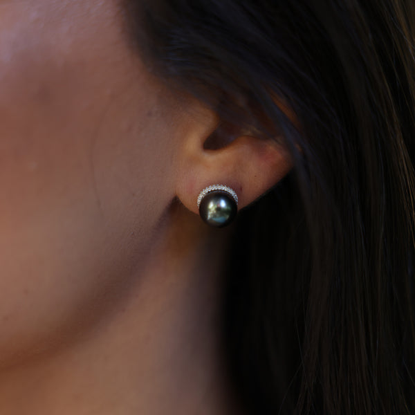Tahitian Black Pearl Earrings in White Gold with Diamonds - 9-10mm on Modelʻs ear