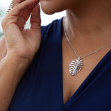 Monstera Pendant in White Gold with Diamonds - 30mm