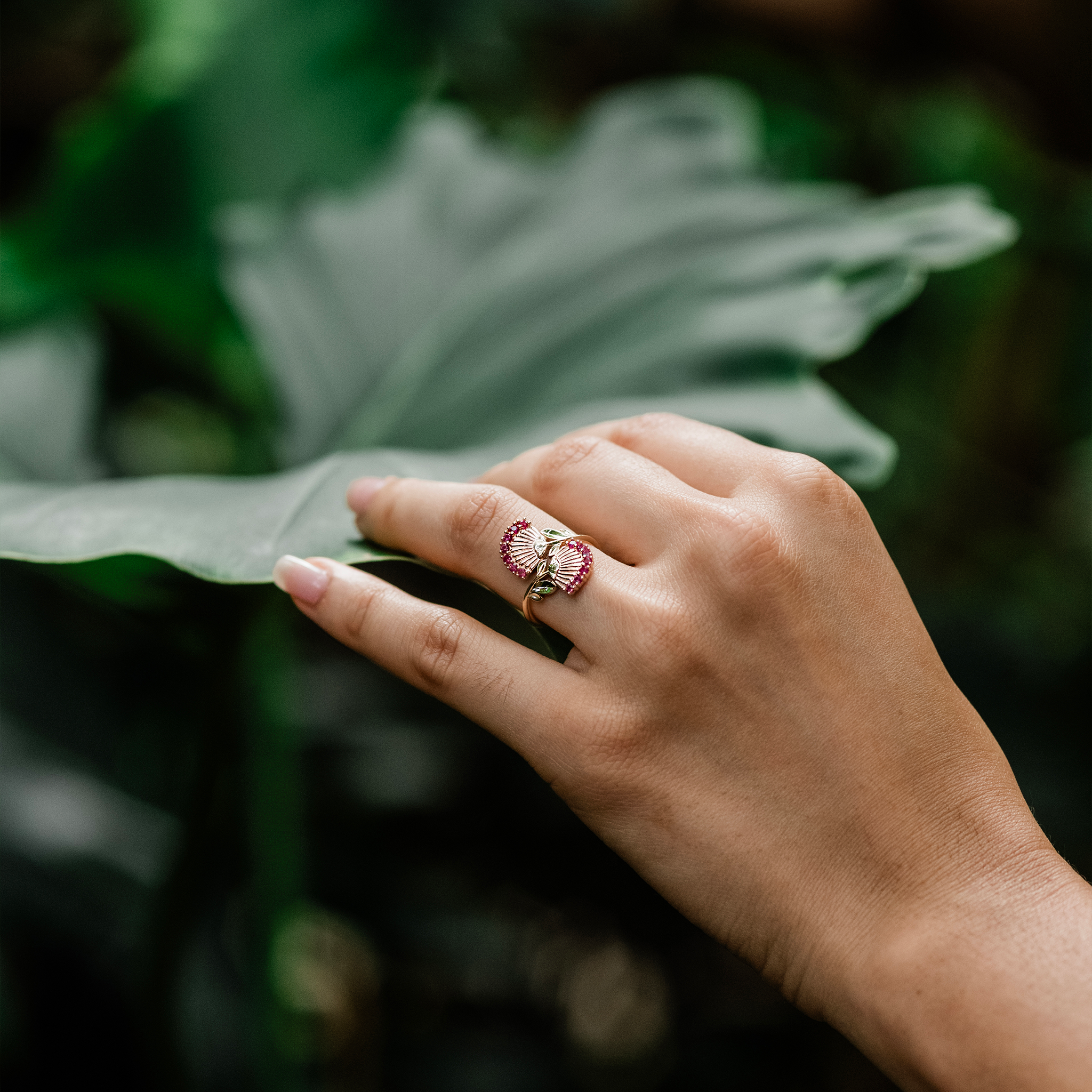 Ohia Lehua Rubinring in zweifarbigem Gold – 18 mm