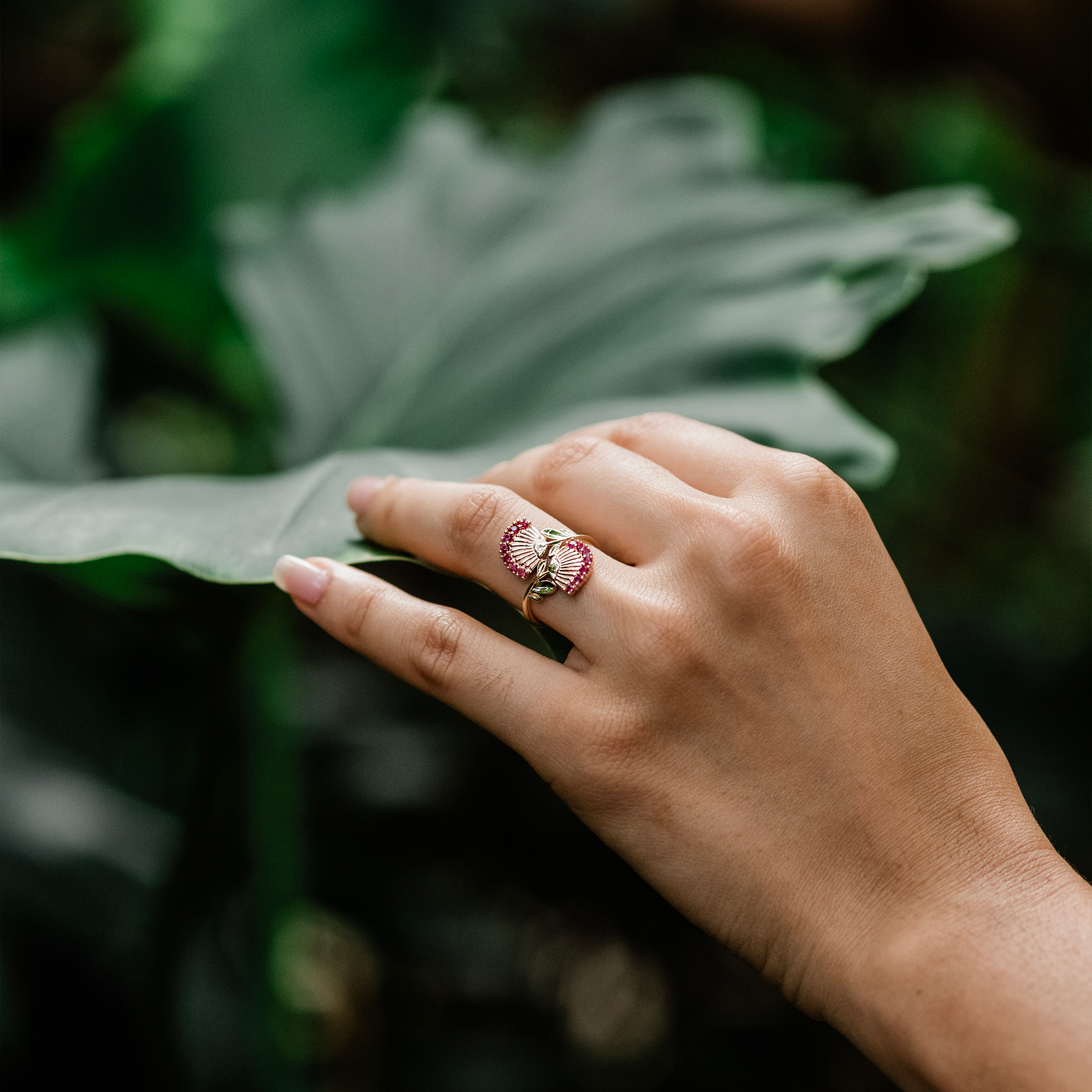 ʻŌhiʻa Lehua Ruby Ring in Two Tone Gold - 18mm