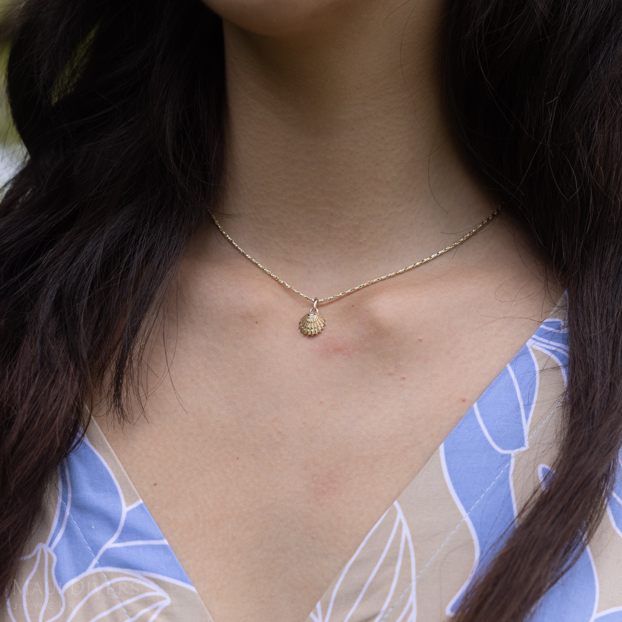 ʻOpihi Pendant in Gold with Diamond - 12mm