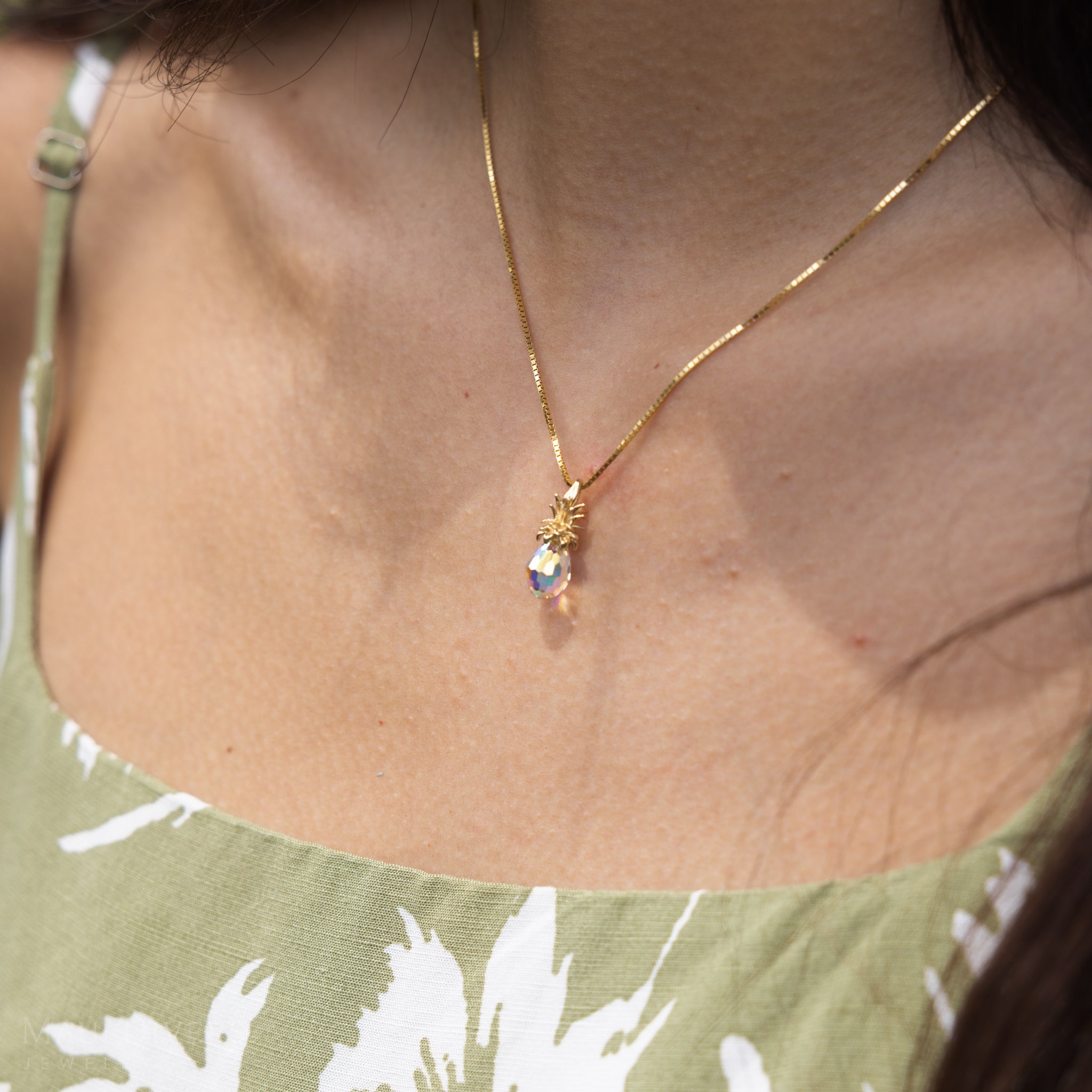 Kristall-Ananas-Anhänger in Gold – 19 mm